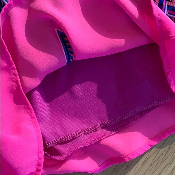 💕HP💕Lush hot pink geometric print shorts - Picture 5 of 9